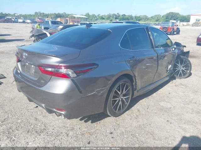 2024 TOYOTA CAMRY SE 4