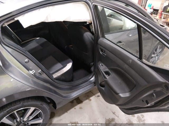 2021 NISSAN VERSA SV XTRONIC CVT 8