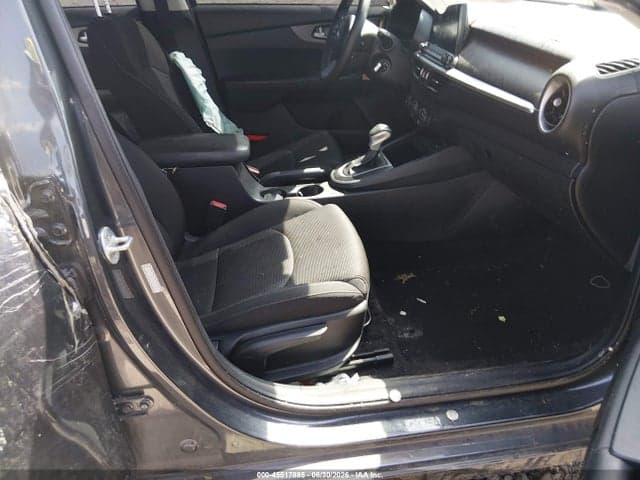 2021 KIA FORTE FE 5