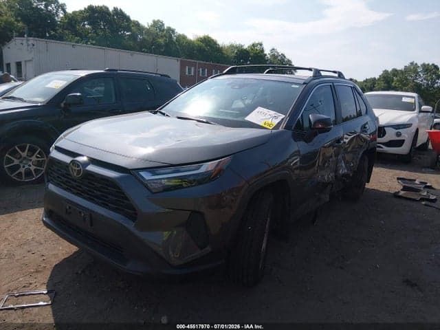 2022 TOYOTA RAV4 XLE 2
