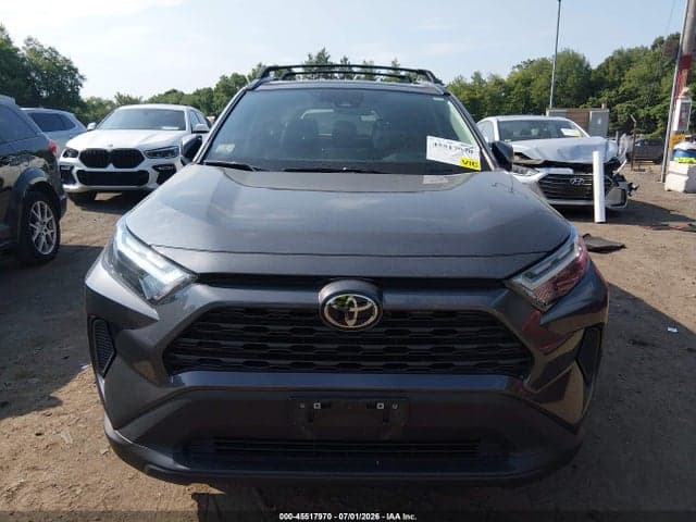 2022 TOYOTA RAV4 XLE 12