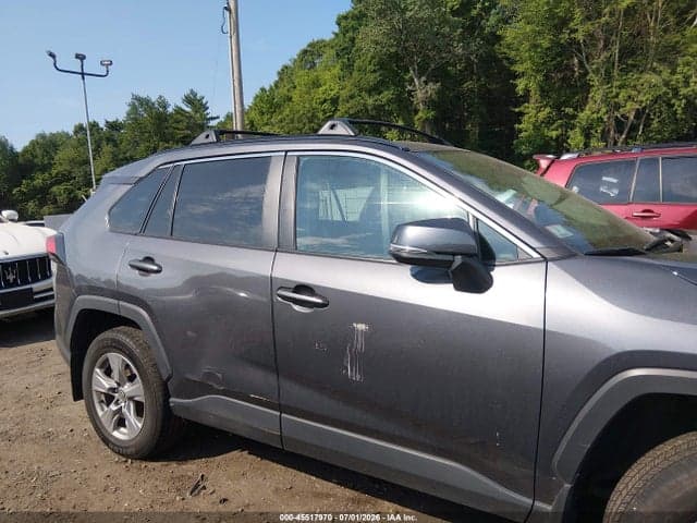 2022 TOYOTA RAV4 XLE 13