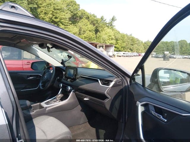 2022 TOYOTA RAV4 XLE 5