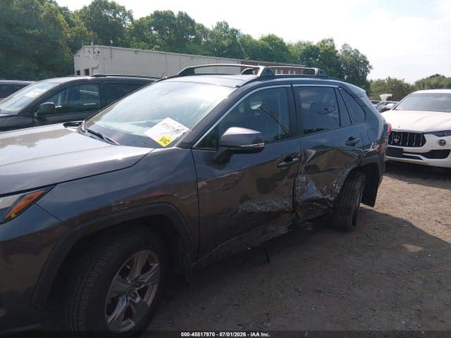 2022 TOYOTA RAV4 XLE 6