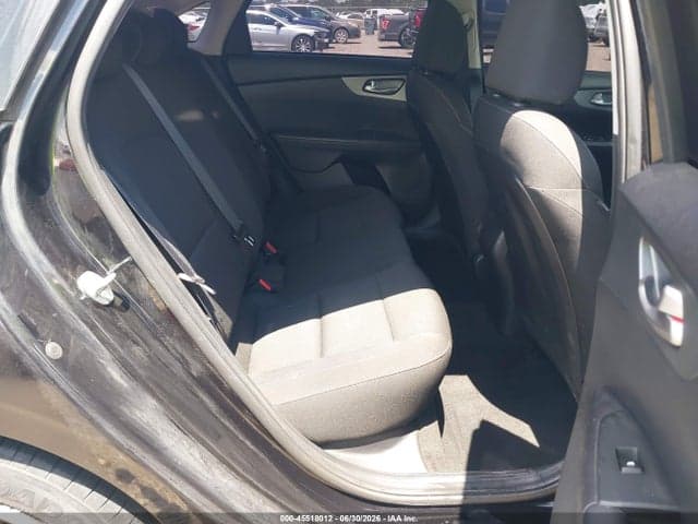 2021 KIA FORTE FE 8