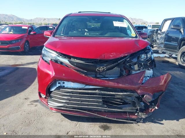 2026 TOYOTA SIENNA XLE 12
