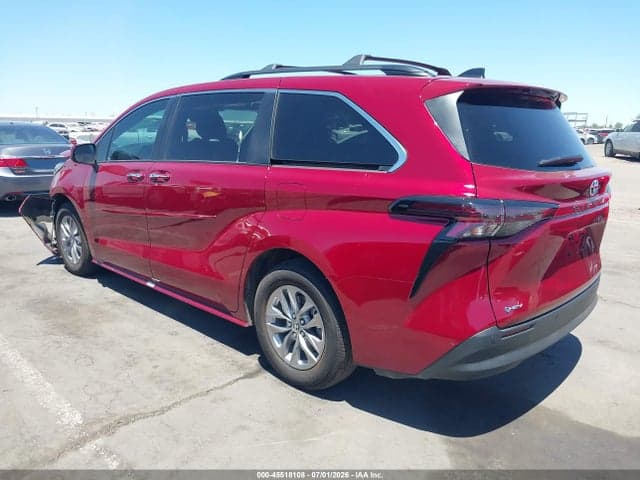 2026 TOYOTA SIENNA XLE 3