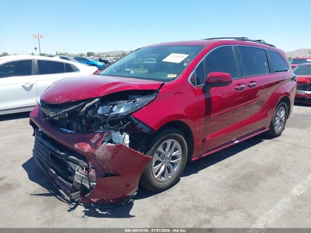 2026 TOYOTA SIENNA XLE 6