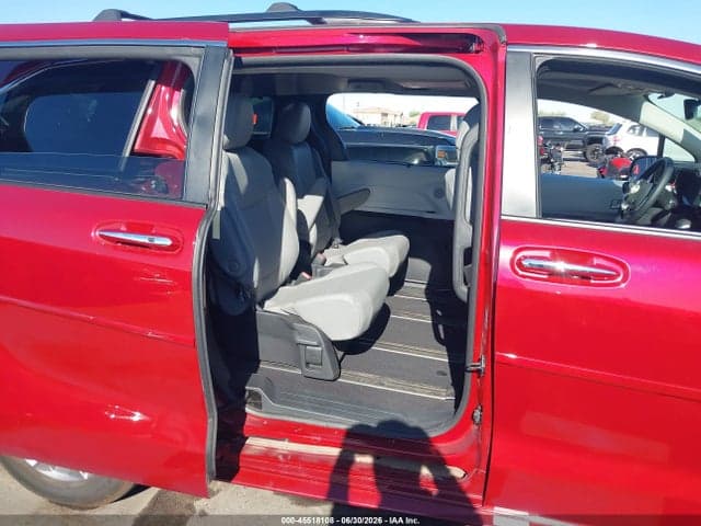 2026 TOYOTA SIENNA XLE 8