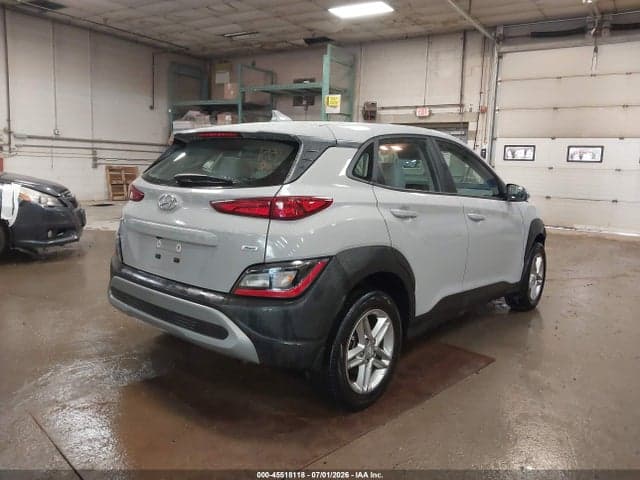 2023 HYUNDAI KONA SE 4