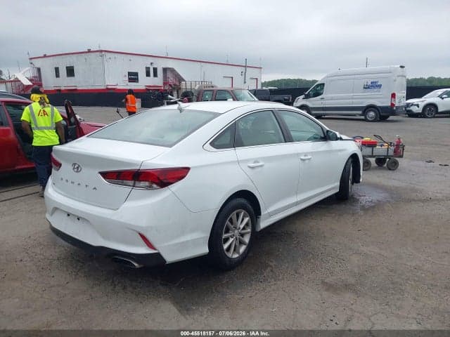 2018 HYUNDAI SONATA SE 4