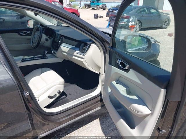 2018 VOLVO XC60 T5 MOMENTUM 5