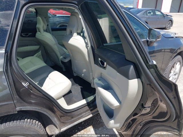2018 VOLVO XC60 T5 MOMENTUM 8