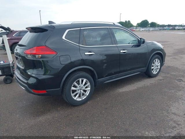 2017 NISSAN ROGUE SV 4