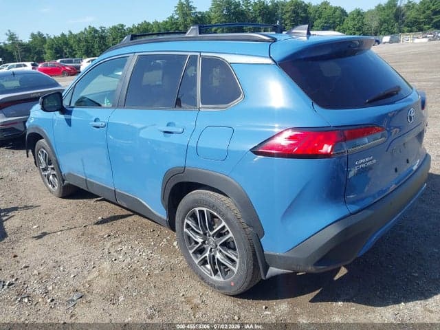 2026 TOYOTA COROLLA CROSS XLE 3