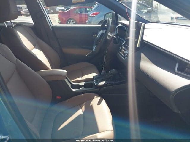 2026 TOYOTA COROLLA CROSS XLE 5