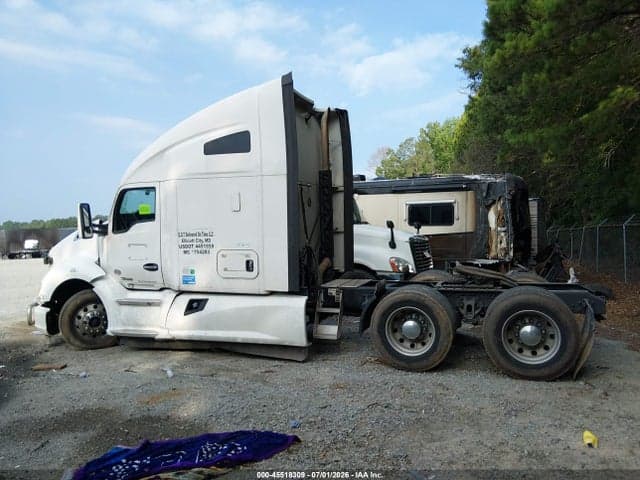 2022 KENWORTH T680 14