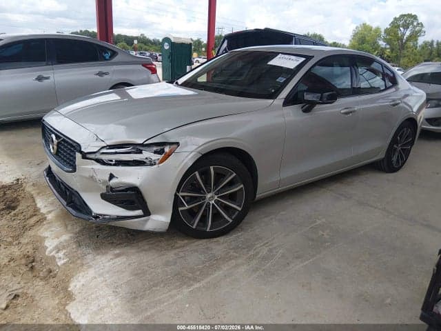 2022 VOLVO S60 B5 MOMENTUM 2