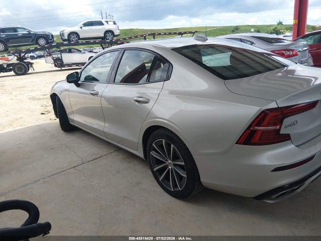 2022 VOLVO S60 B5 MOMENTUM 14