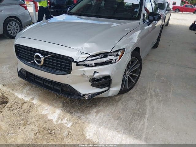 2022 VOLVO S60 B5 MOMENTUM 6