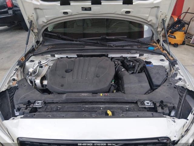 2022 VOLVO S60 B5 MOMENTUM 10