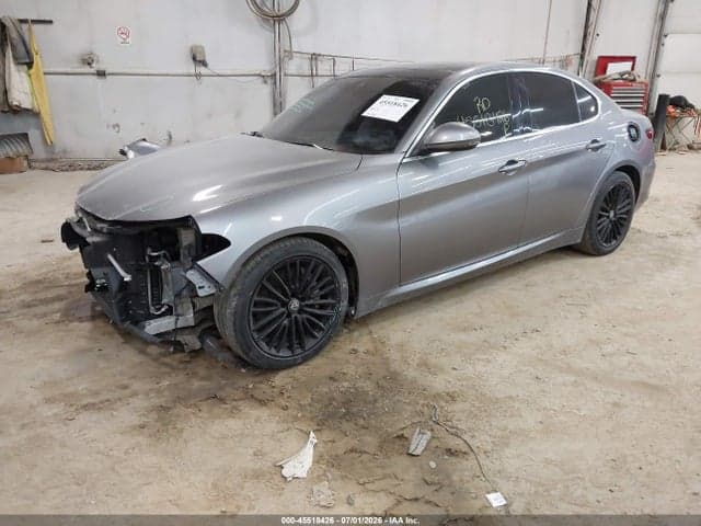 2017 ALFA ROMEO GIULIA TI RWD 2