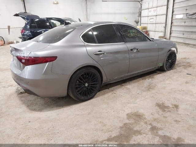 2017 ALFA ROMEO GIULIA TI RWD 4