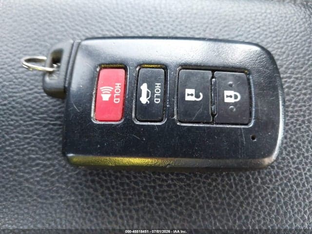 2019 TOYOTA COROLLA SE 11