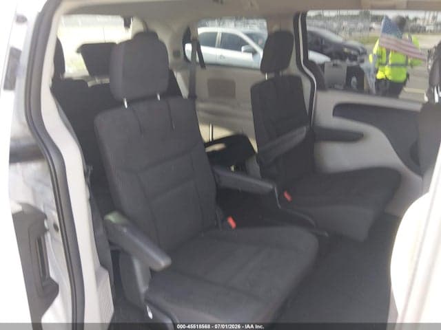 2020 DODGE GRAND CARAVAN SE 8