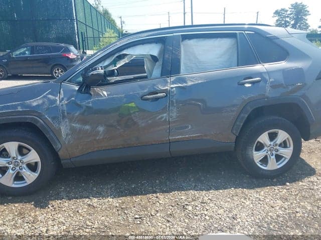 2020 TOYOTA RAV4 XLE 6