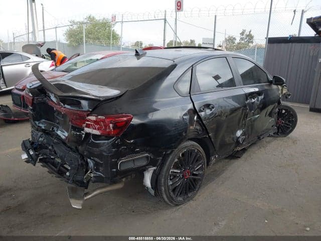 2023 KIA FORTE GT 4