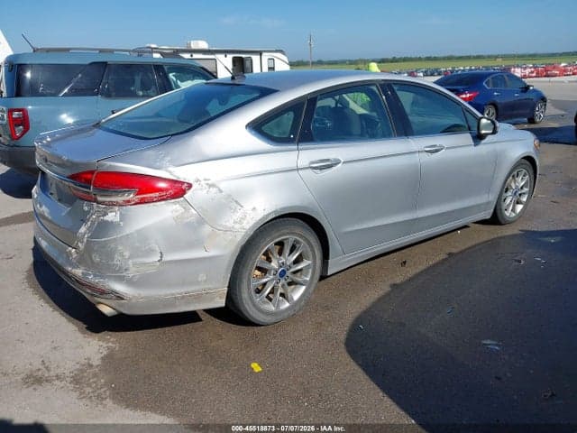 2017 FORD FUSION SE 4