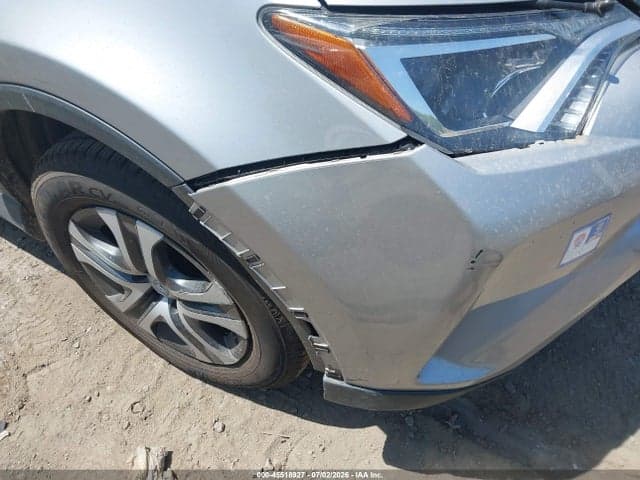 2018 TOYOTA RAV4 LE 6