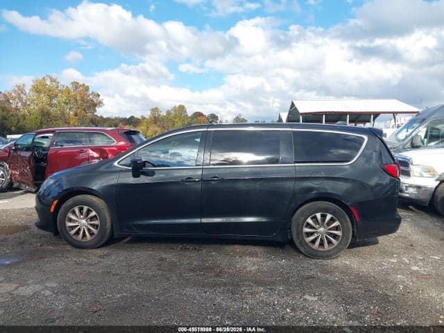 2017 CHRYSLER PACIFICA TOURING 14