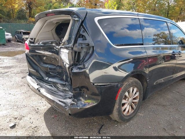 2017 CHRYSLER PACIFICA TOURING 6