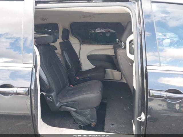 2017 CHRYSLER PACIFICA TOURING 8
