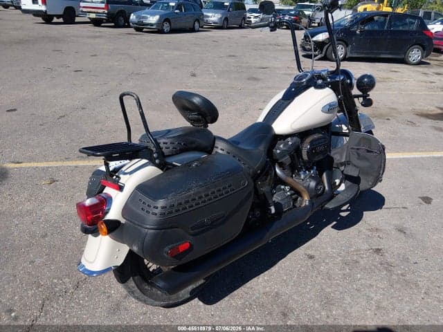 2022 HARLEY-DAVIDSON FLHCS 4