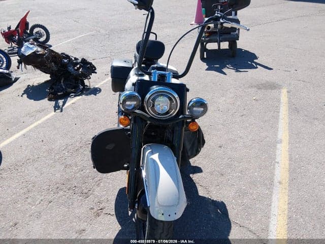 2022 HARLEY-DAVIDSON FLHCS 5