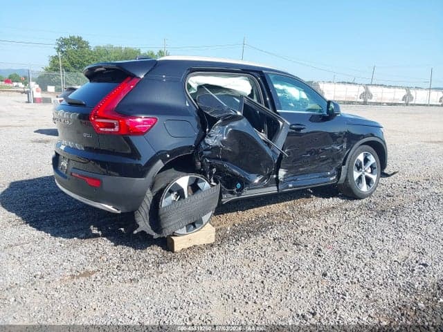 2025 VOLVO XC40 B5 CORE BRIGHT THEME 4