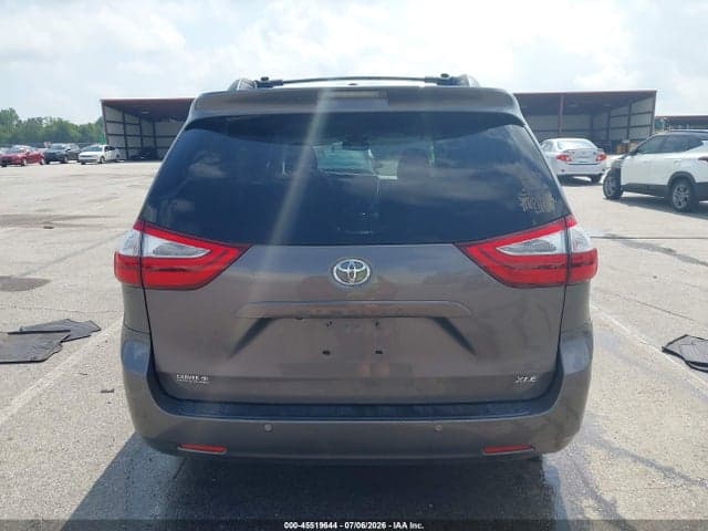 2017 TOYOTA SIENNA XLE PREMIUM 8 PASSENGER 16