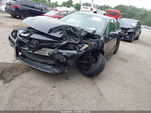 2019 TOYOTA CAMRY SE 2