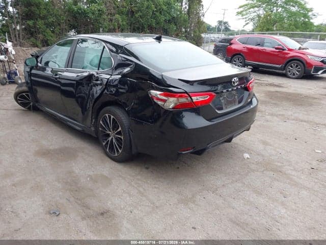 2019 TOYOTA CAMRY SE 3
