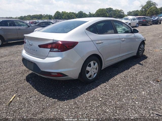 2019 HYUNDAI ELANTRA SE 4