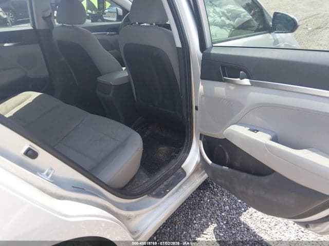 2019 HYUNDAI ELANTRA SE 8