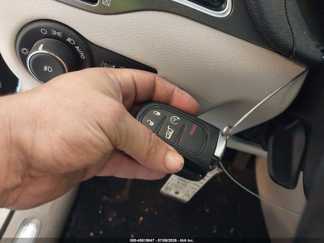 2019 JEEP CHEROKEE LIMITED 4X4 11