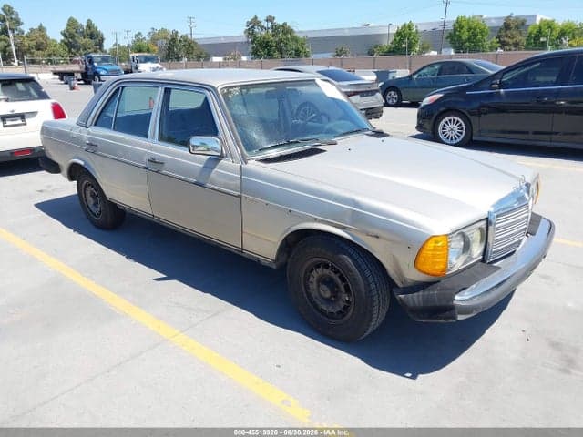 1985 MERCEDES-BENZ 300 DT