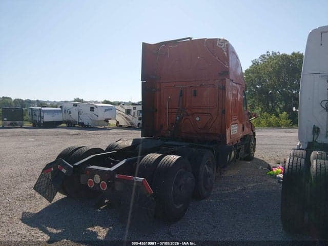 2020 FREIGHTLINER NEW CASCADIA 126 4