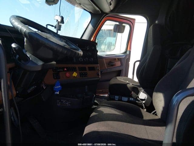 2020 FREIGHTLINER NEW CASCADIA 126 8