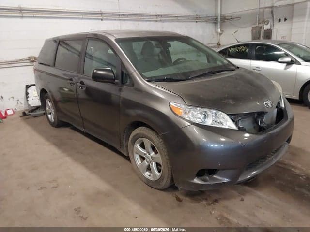 2017 TOYOTA SIENNA L 7 PASSENGER