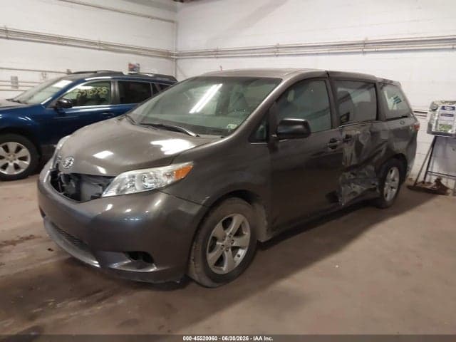 2017 TOYOTA SIENNA L 7 PASSENGER 2